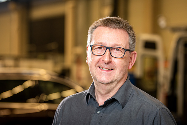 Dr. Michael Frey, Stellvertretender Institutsleiter am Institut für Fahrzeugsystemtechnik (FAST)