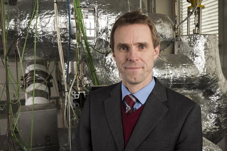 Porträt von Prof. Dr. -Ing. Thomas Wetzel, Mitglied der Institutsleitung am Institut für Thermische Verfahrenstechnik des KIT und Leiter des Karlsruher Flüssigmetalllabors (KALLA))